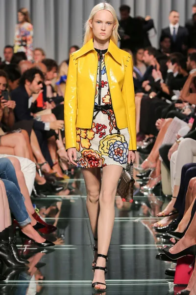 Look 34
